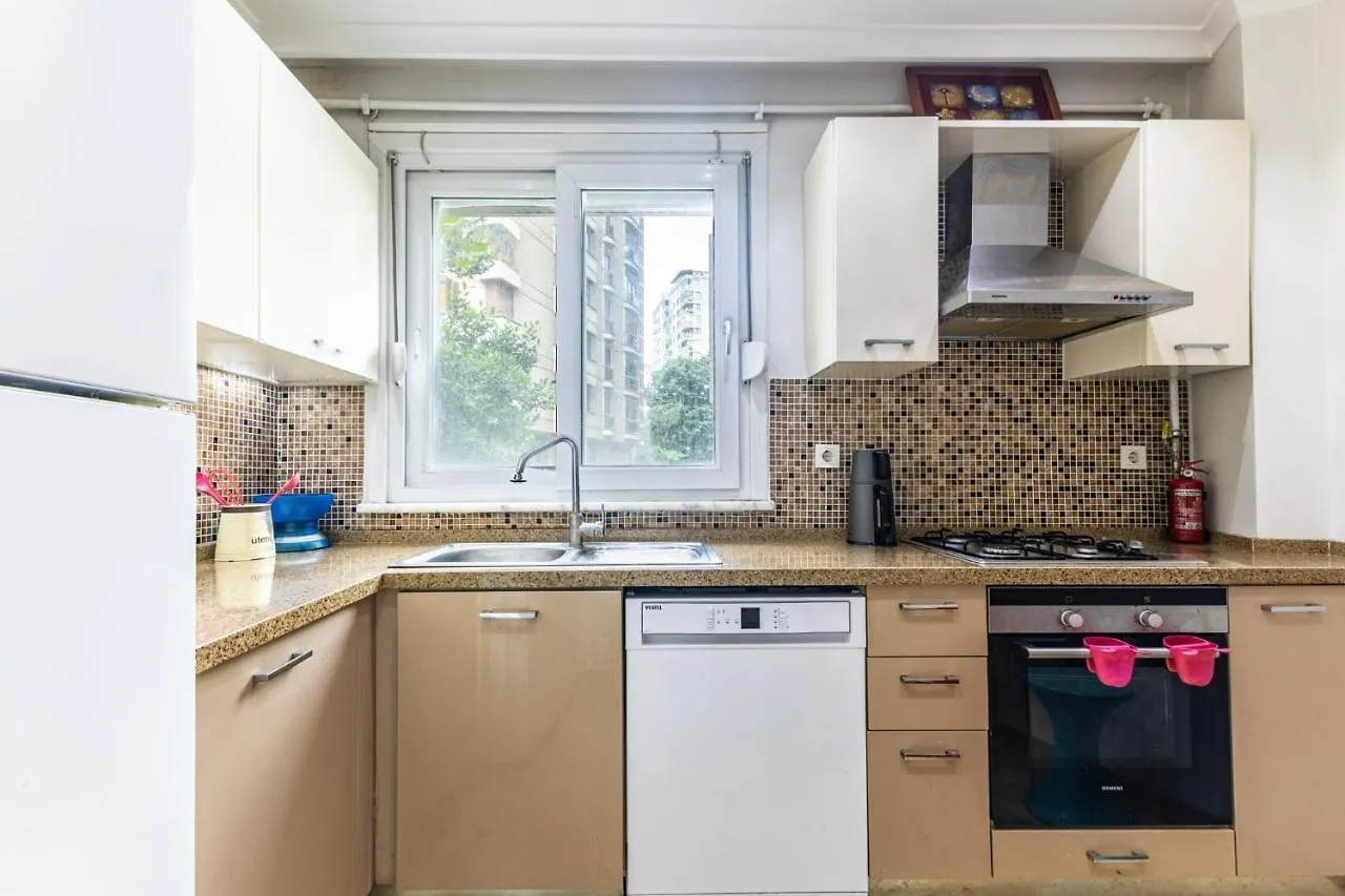 Classic Flat 10 Min To Bagdat Street In Suadiye Istanbul 0*,  Turkey