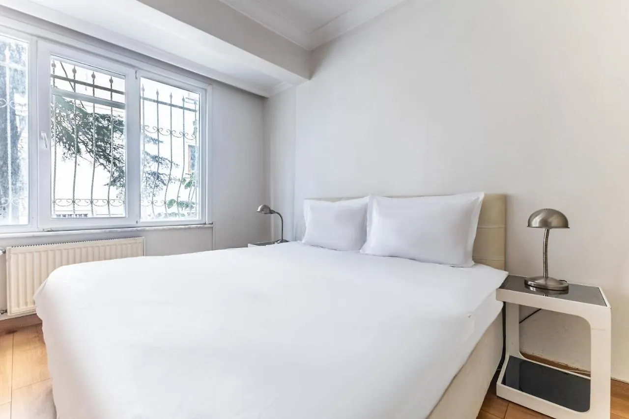 Classic Flat 10 Min To Bagdat Street In Suadiye Istanbul