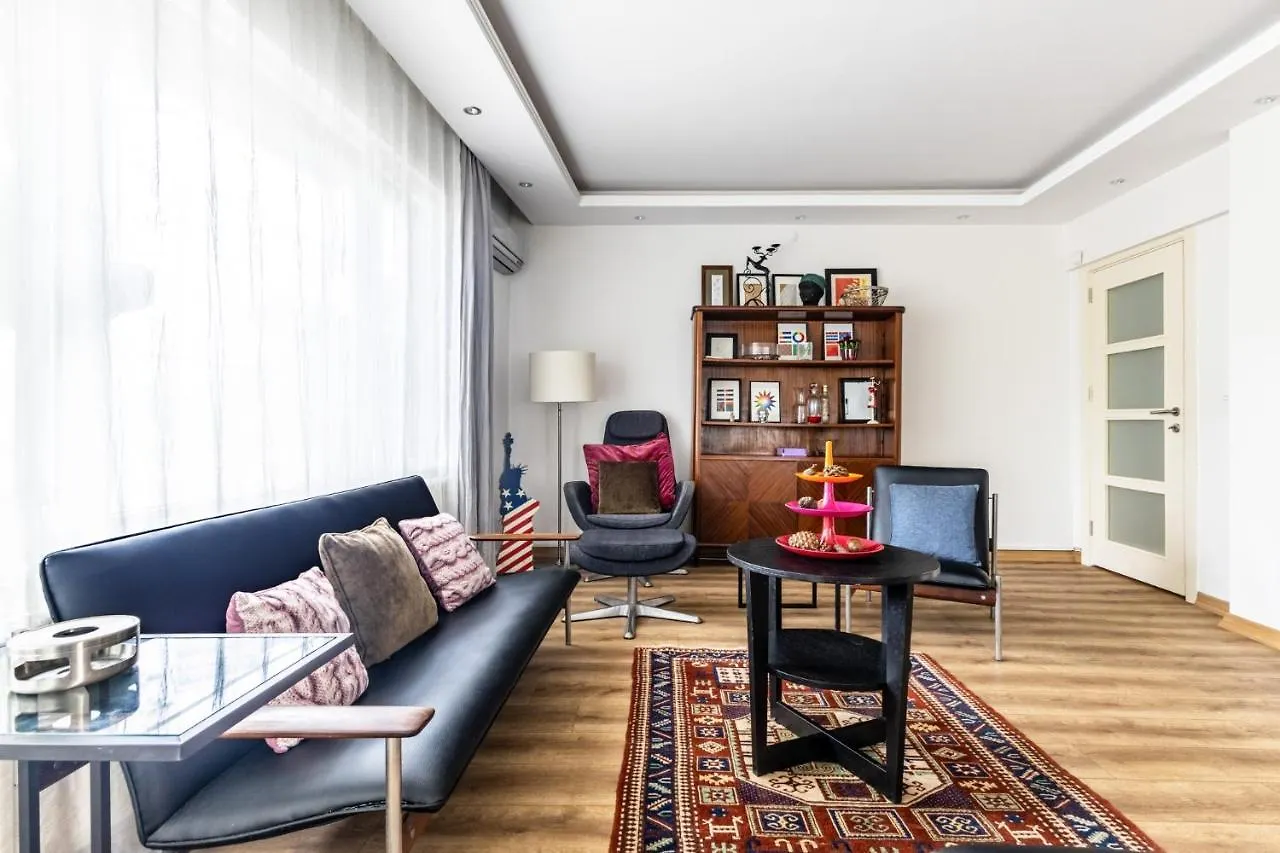 Classic Flat 10 Min To Bagdat Street In Suadiye Istanbul