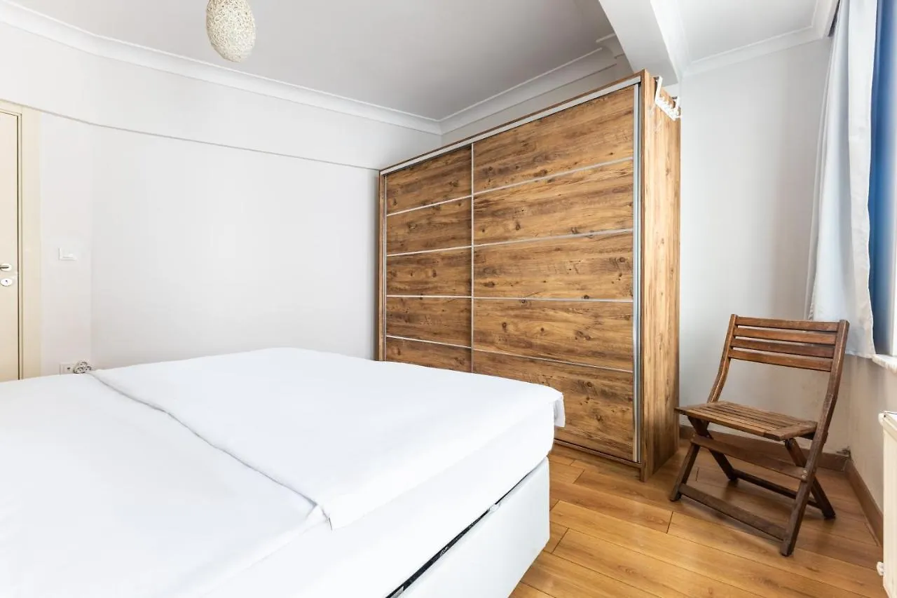 Classic Flat 10 Min To Bagdat Street In Suadiye Istanbul Apartment