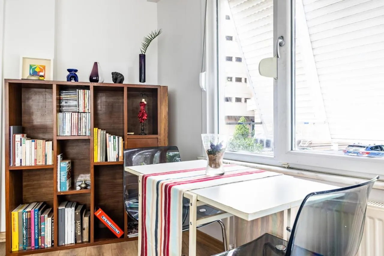 Classic Flat 10 Min To Bagdat Street In Suadiye Istanbul Apartment